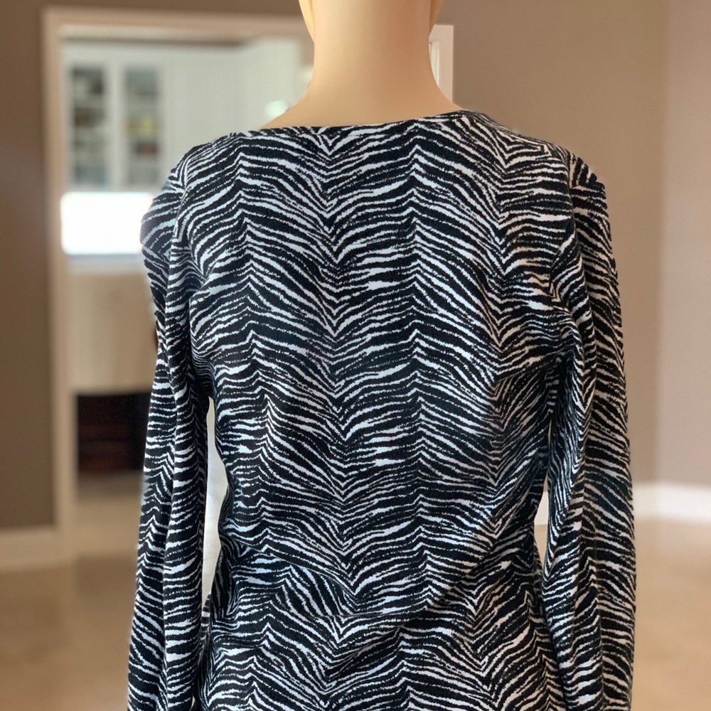 Sweater - Picture 4 of 5